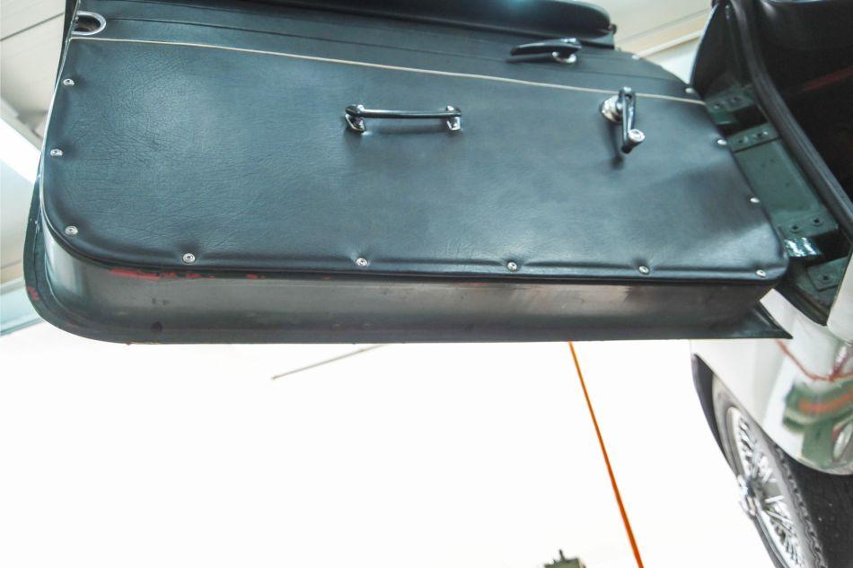 1965 MG B MGB 1.8 overdrive spaakwielen