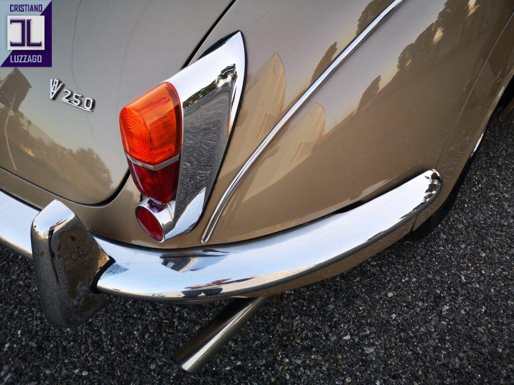 1969 Daimler V8 SALOON