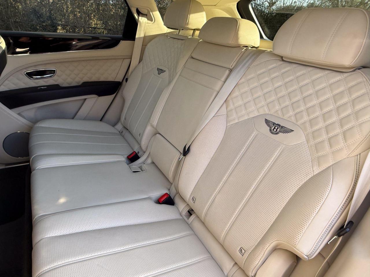 2022 Bentley 3.0 TFSi V6 17.3kWh Auto 4WD Euro 6 (s/s) 5dr