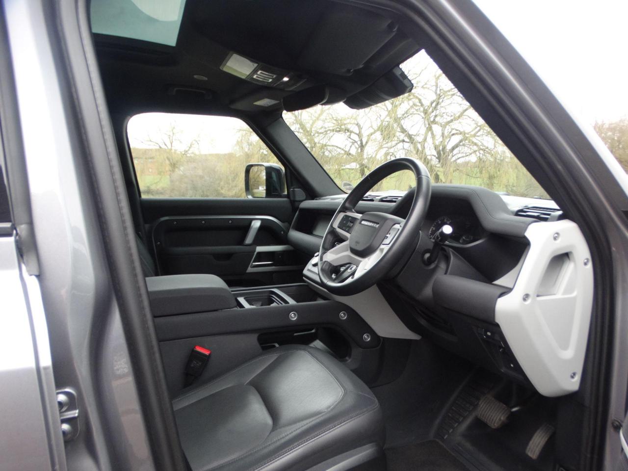 2023 Land Rover 2.0 P400e 15.4kWh X-Dynamic SE Auto 4WD Euro 6 (s/s) 5dr