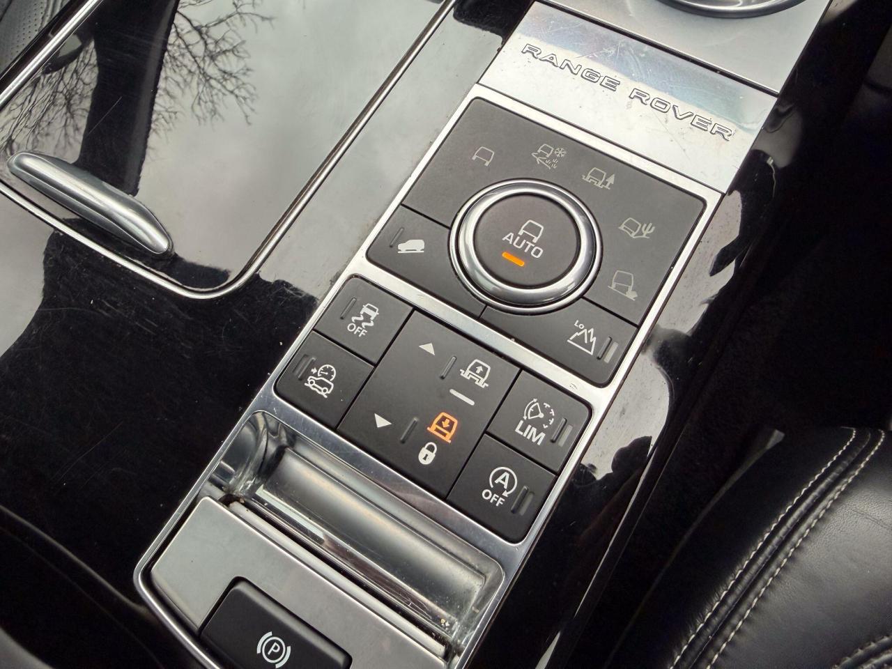 2017 Land Rover 4.4 SD V8 Autobiography SUV 5dr Diesel Auto 4WD Euro 6 (s/s) (339 ps)