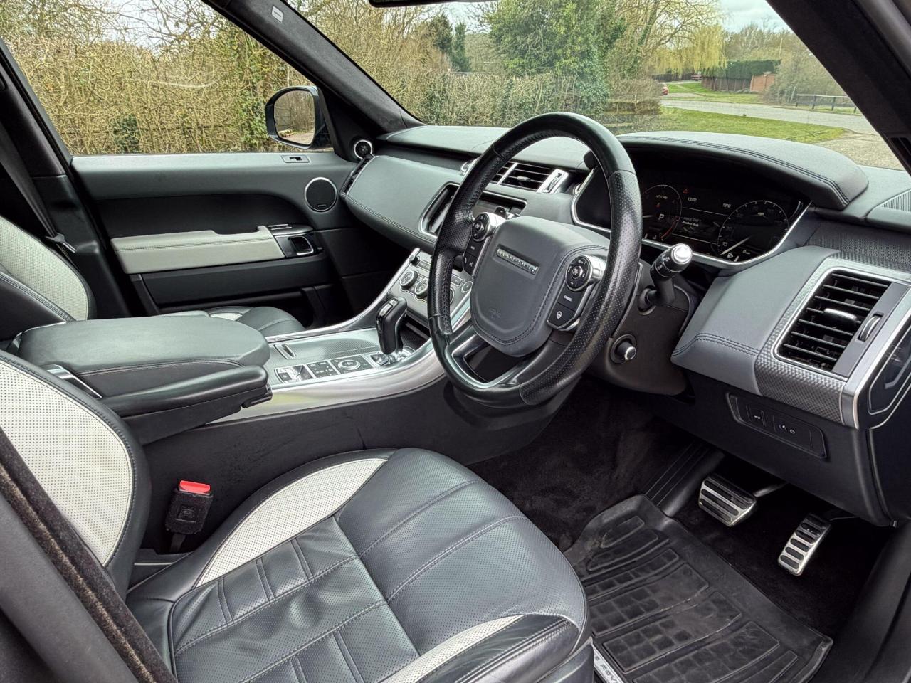 2016 Land Rover 3.0 SD V6 Autobiography Dynamic SUV 5dr Diesel Auto 4WD Euro 6 (s/s) (306 ps)