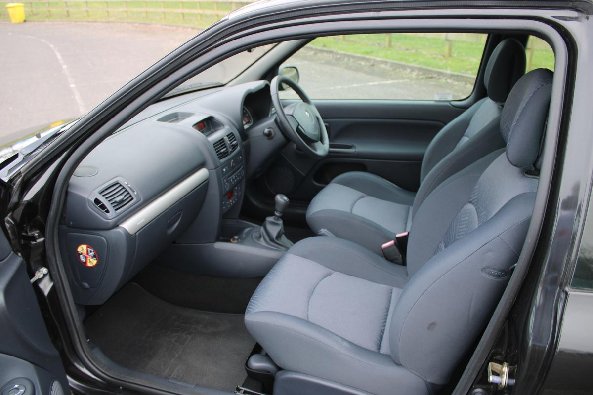 2003 Renault CLIO DYNAMIQUE 16V