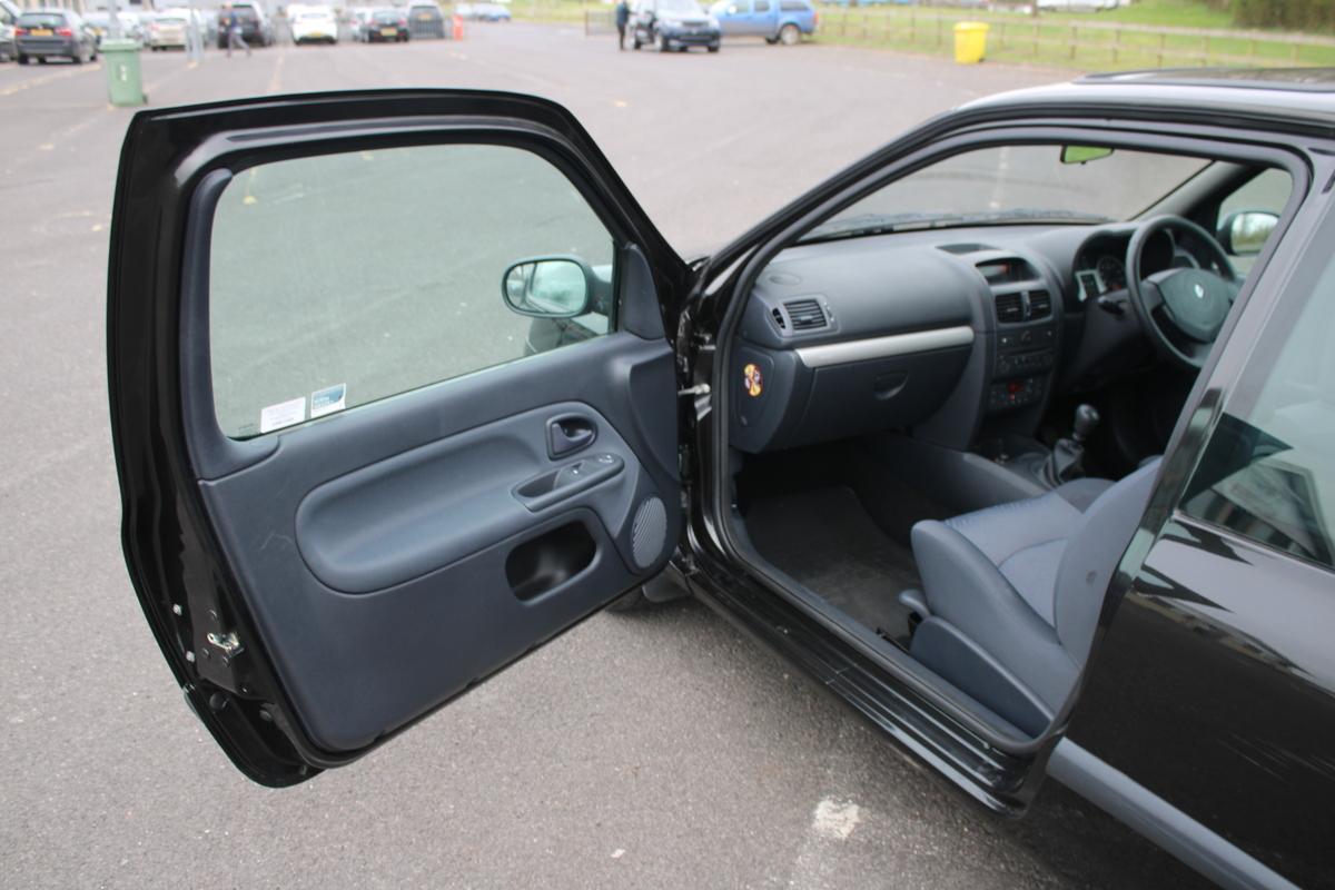 2003 Renault CLIO DYNAMIQUE 16V