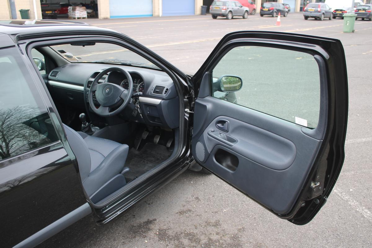 2003 Renault CLIO DYNAMIQUE 16V