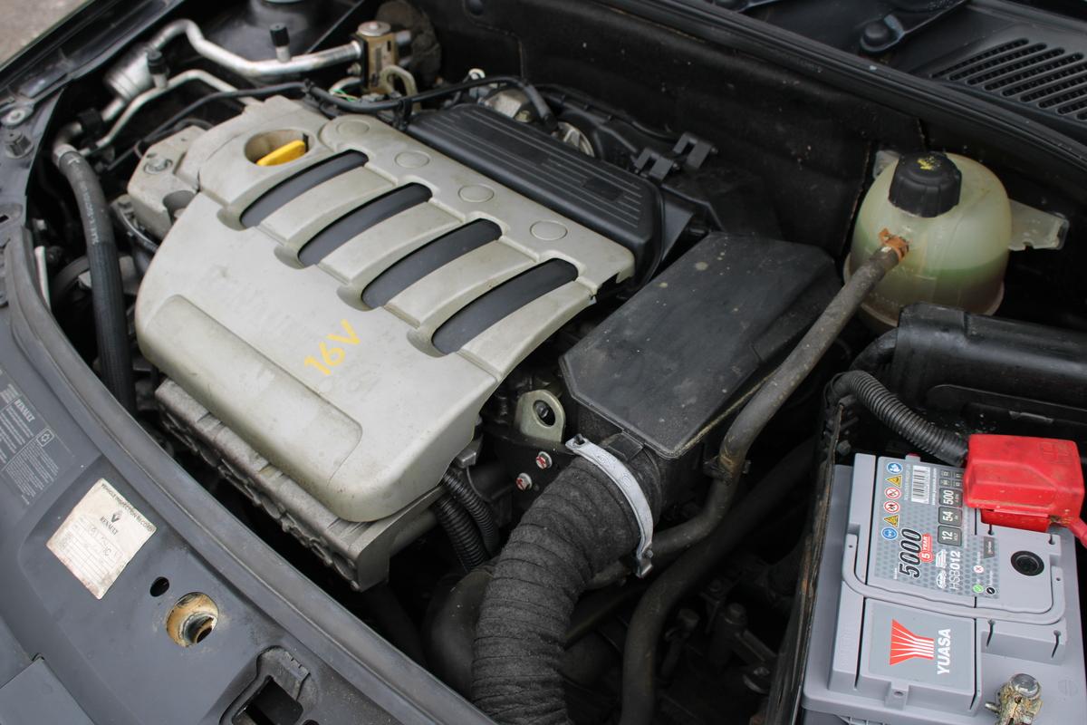 2003 Renault CLIO DYNAMIQUE 16V