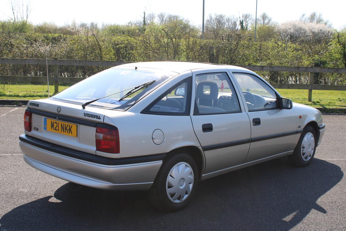 1994 Vauxhall CAVALIER LS