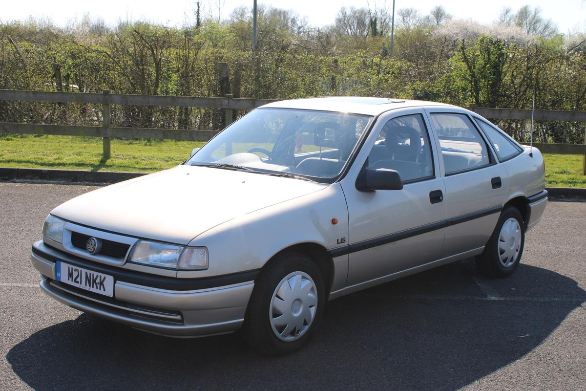 1994 Vauxhall CAVALIER LS