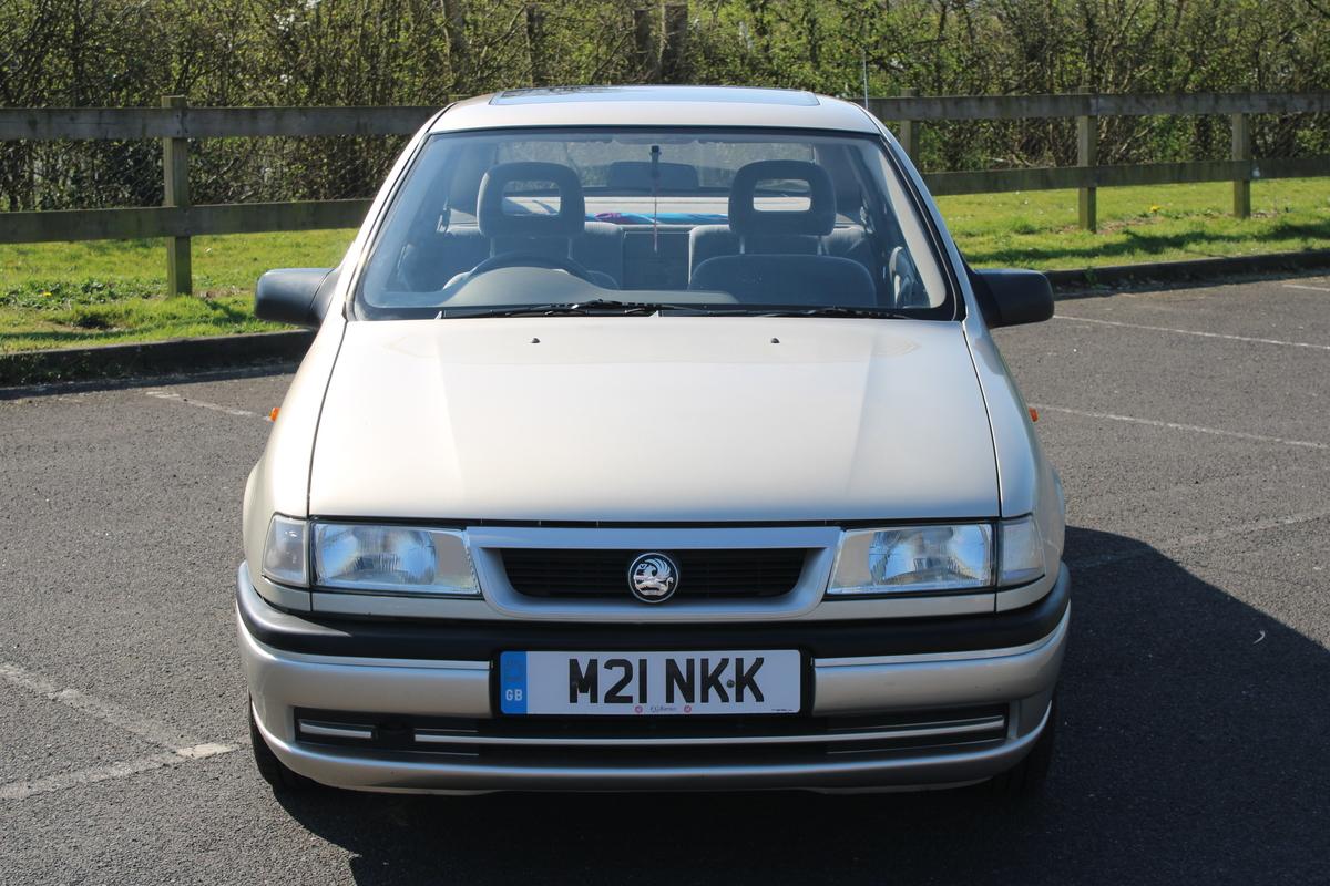 1994 Vauxhall CAVALIER LS