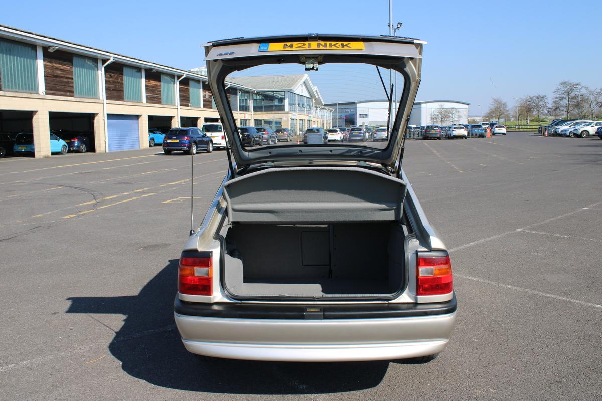 1994 Vauxhall CAVALIER LS