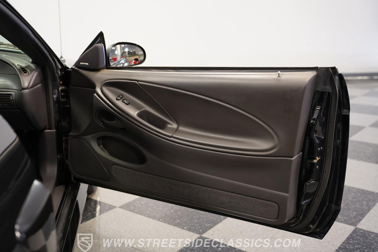 2003 Ford Mustang Mach 1