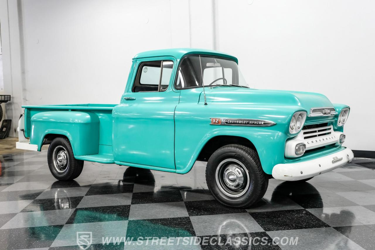 1959 Chevrolet 3200 Apache Stepside