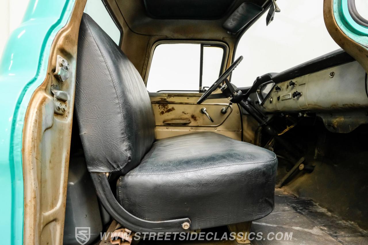 1959 Chevrolet 3200 Apache Stepside