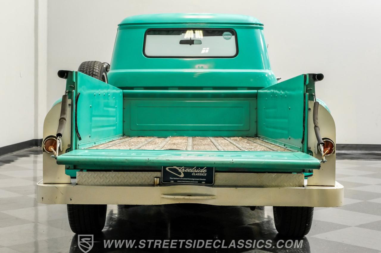 1959 Chevrolet 3200 Apache Stepside