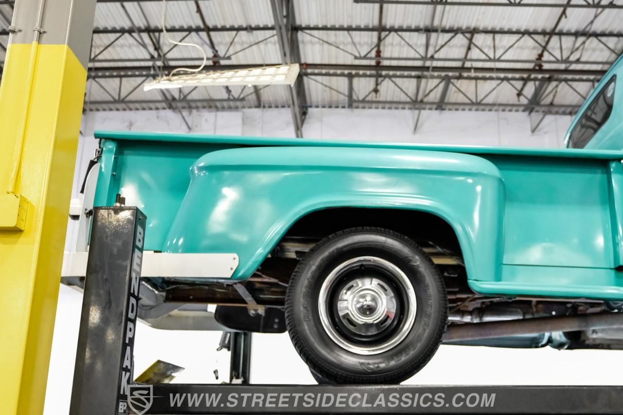 1959 Chevrolet 3200 Apache Stepside