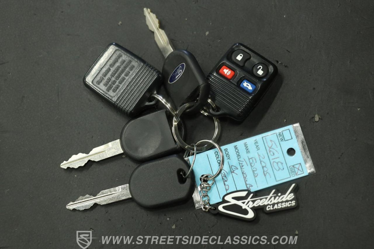 2005 Ford Thunderbird