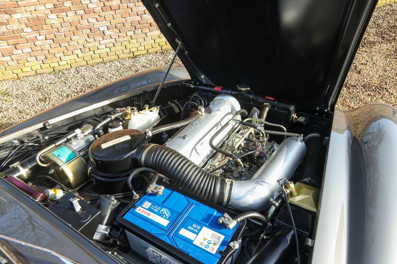 1962 Mercedes - Benz 190 SL