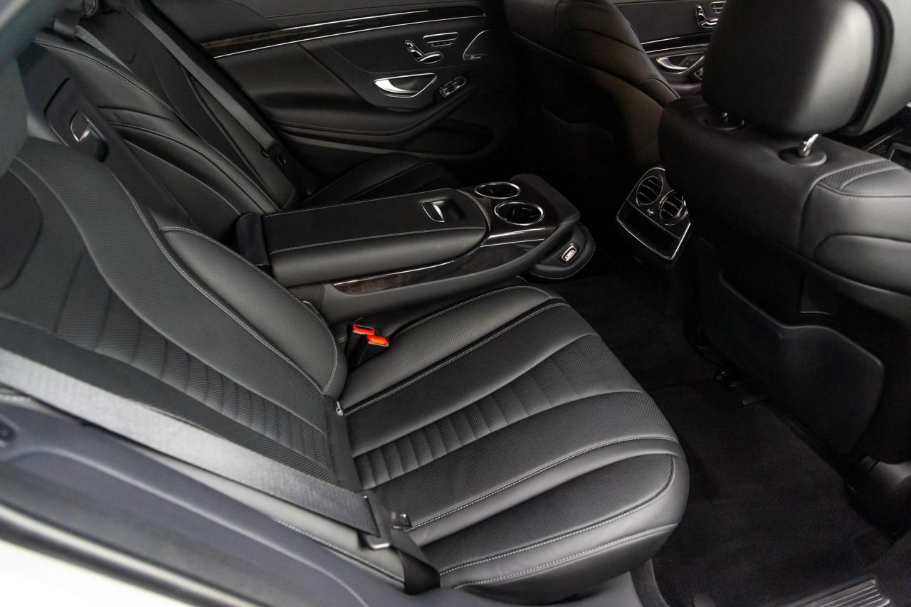 2019 Mercedes - Benz 4320 mile S 560