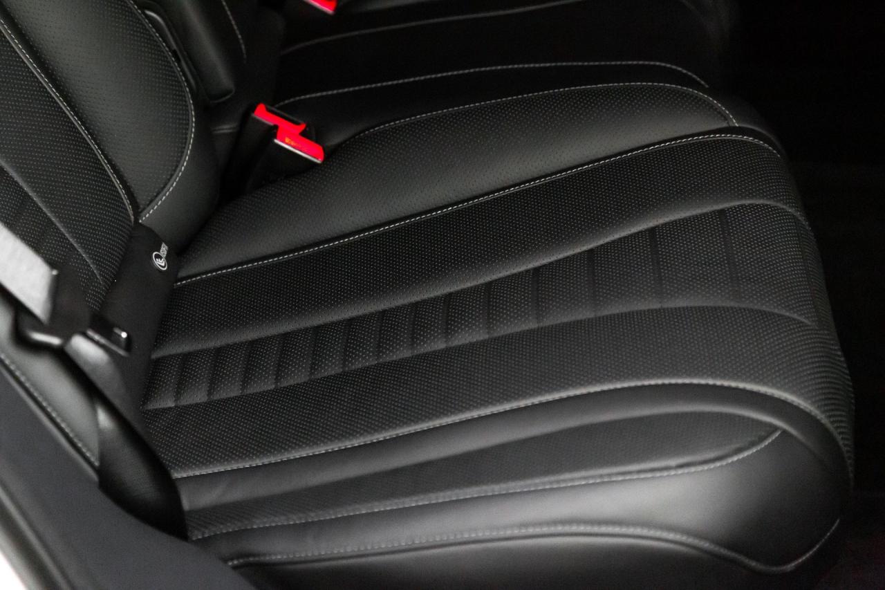 2019 Mercedes - Benz 4320 mile S 560