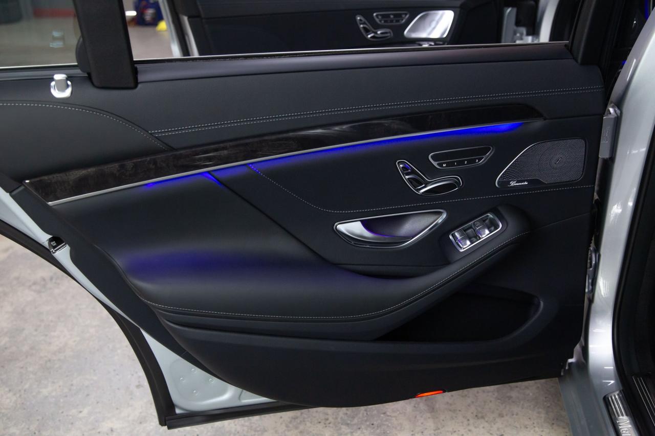 2019 Mercedes - Benz 4320 mile S 560