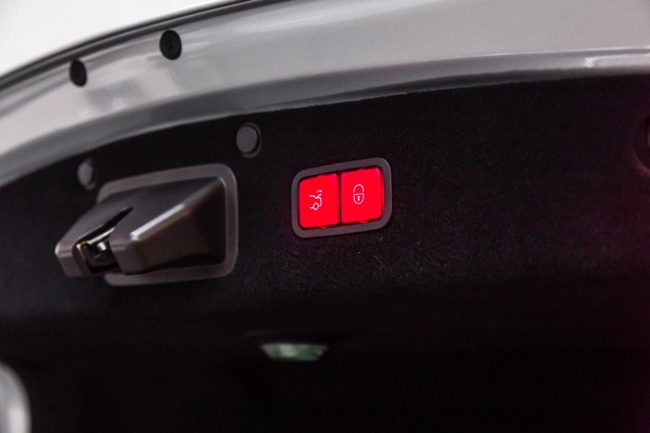 2019 Mercedes - Benz 4320 mile S 560