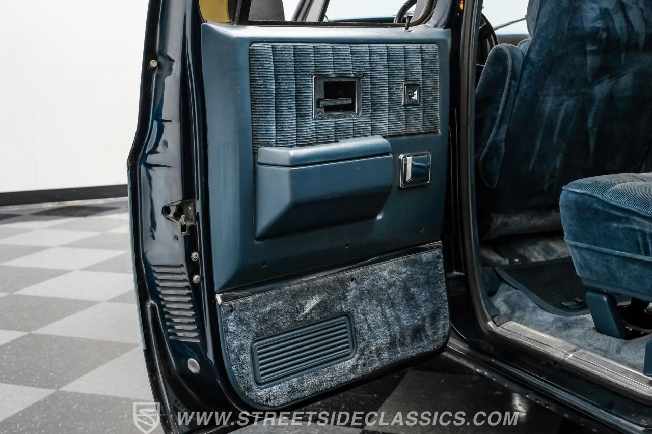 1990 GMC Suburban SLE 4x4