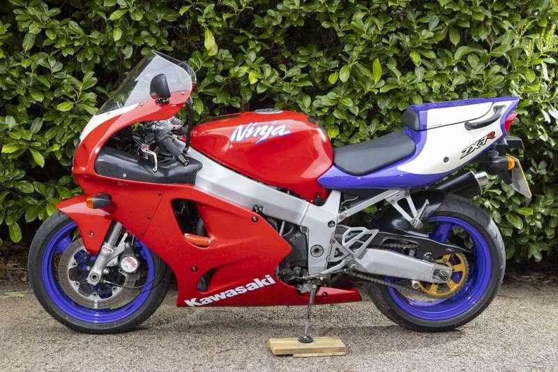 2996 Kawasaki ZX-7R (P1)