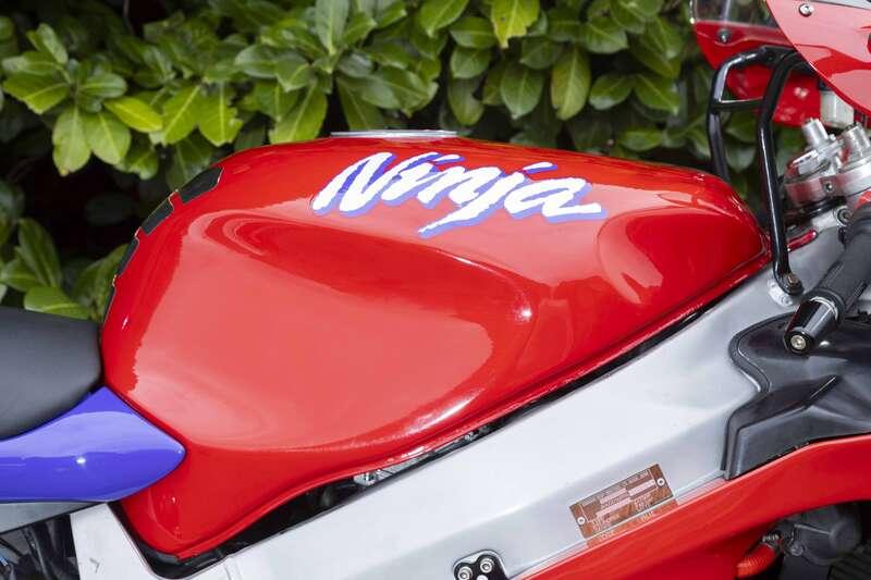 2996 Kawasaki ZX-7R (P1)