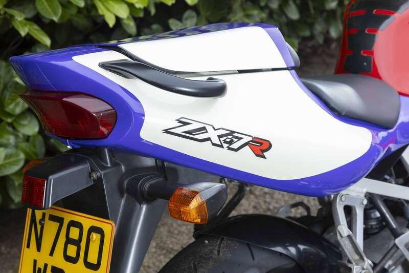 2996 Kawasaki ZX-7R (P1)