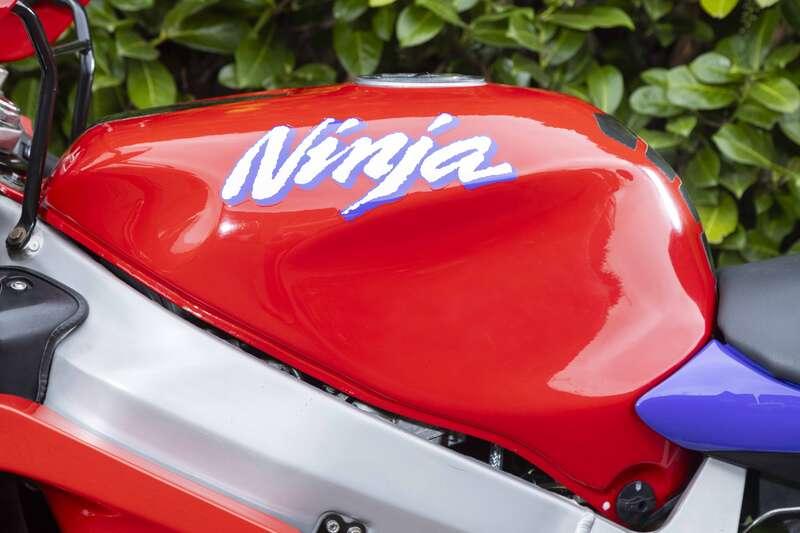 2996 Kawasaki ZX-7R (P1)