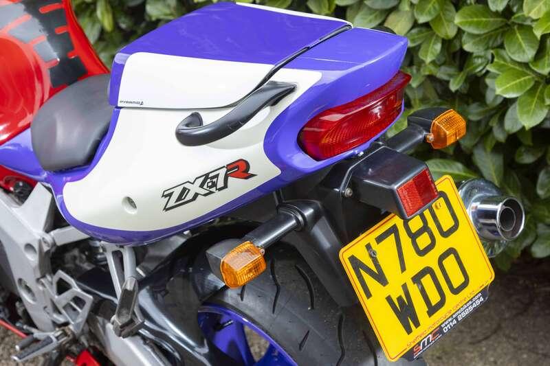 2996 Kawasaki ZX-7R (P1)