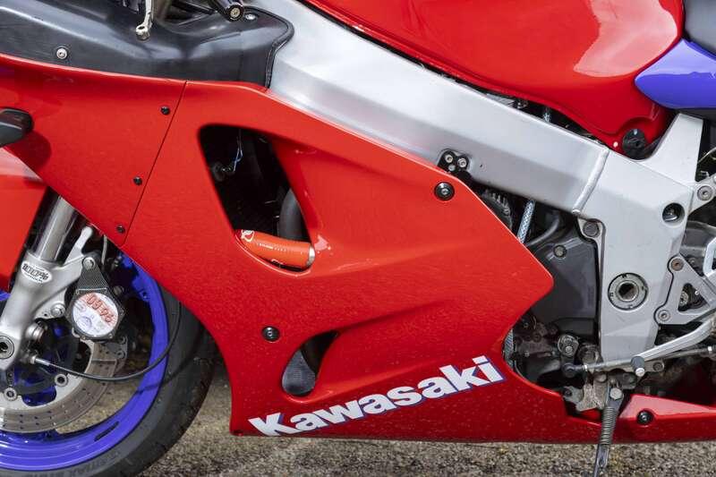 2996 Kawasaki ZX-7R (P1)