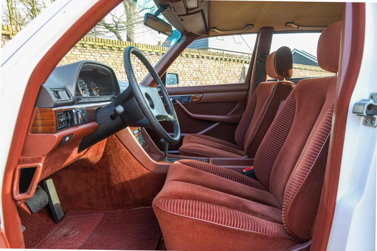 1988 Mercedes - Benz 280 S &ldquo;With only 16.000 kilometers&rdquo;