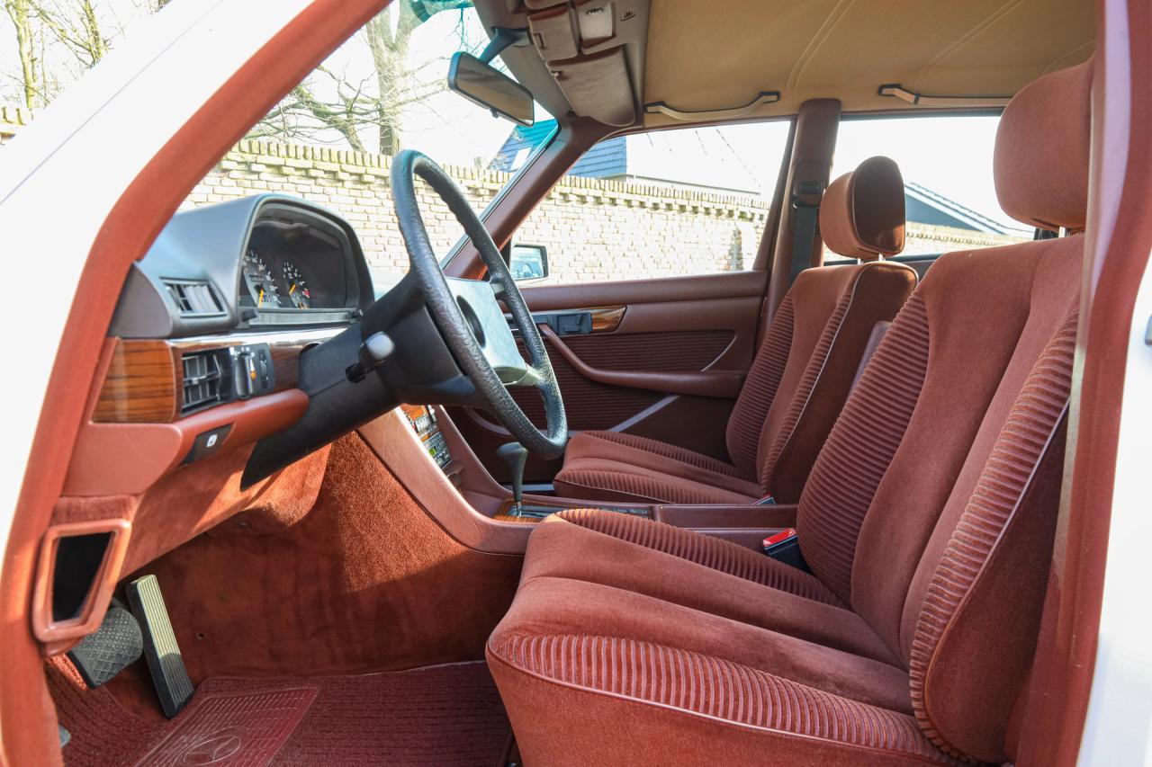 1988 Mercedes - Benz 280 S &ldquo;With only 16.000 kilometers&rdquo;
