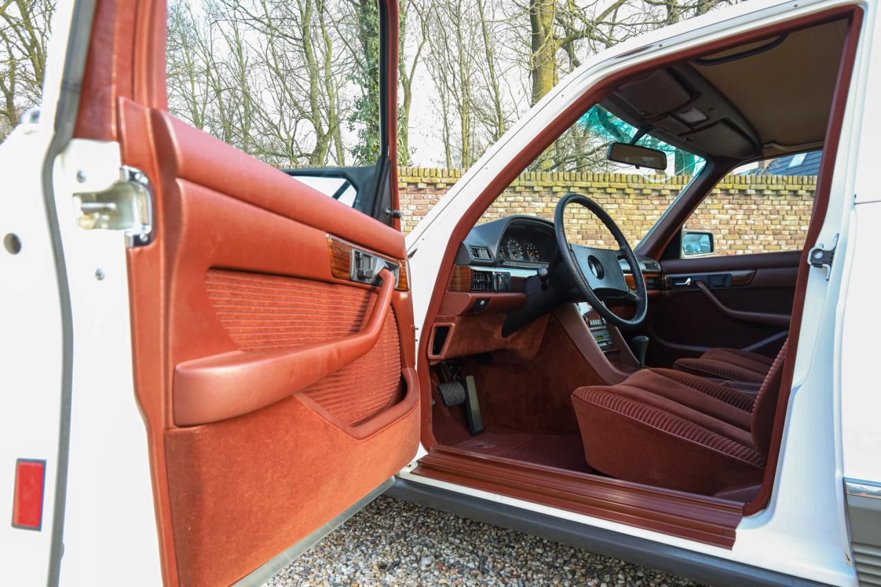1988 Mercedes - Benz 280 S &ldquo;With only 16.000 kilometers&rdquo;