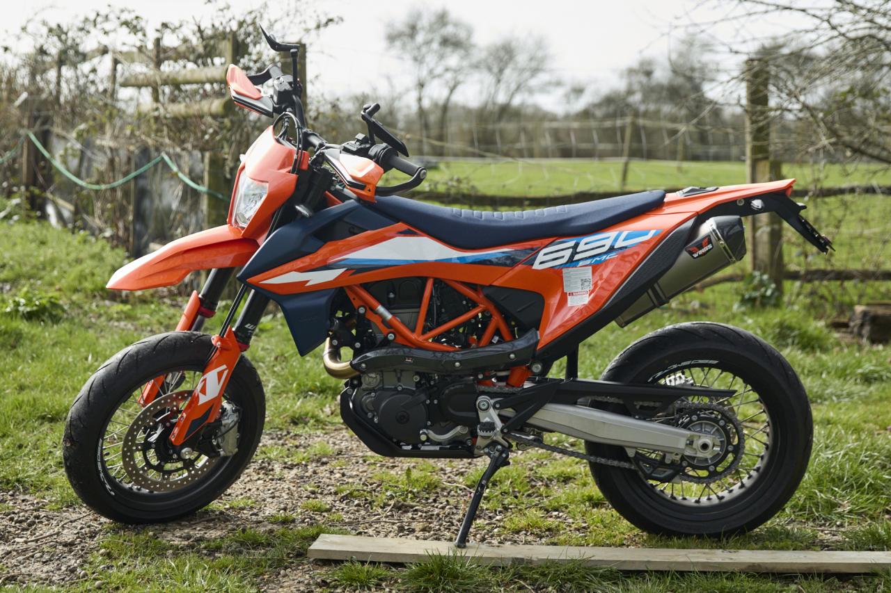 2023 KTM 690 SMC R