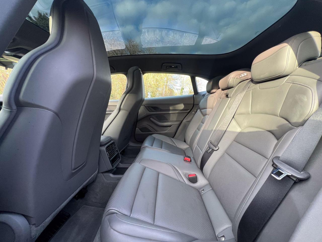 2022 Porsche Performance 79.2kWh Sport Turismo Auto RWD 5dr (11kW Charger)