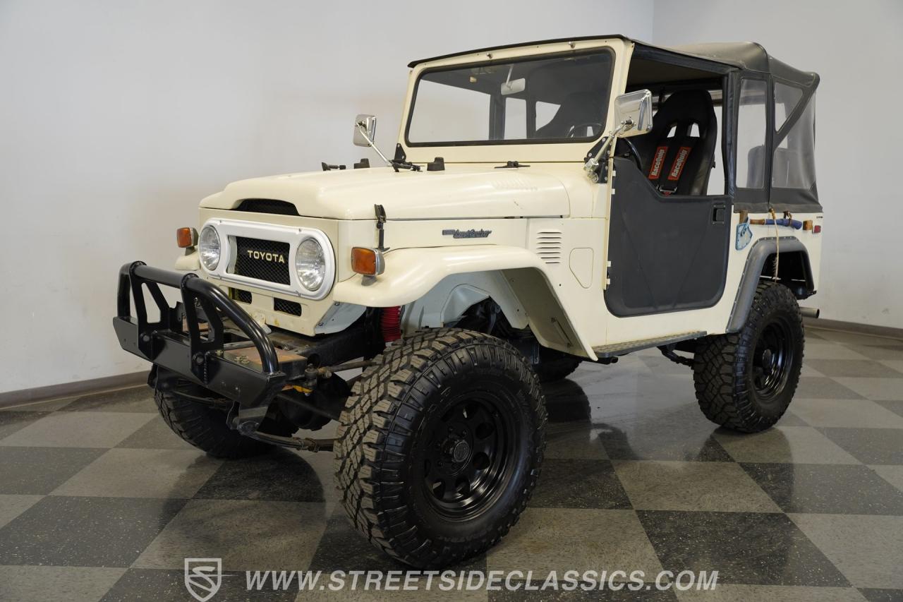 1974 Toyota FJ40 Land Cruiser