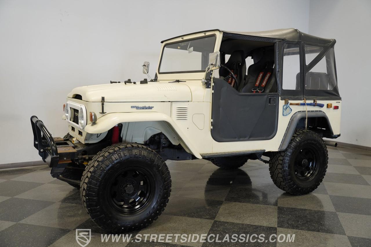 1974 Toyota FJ40 Land Cruiser
