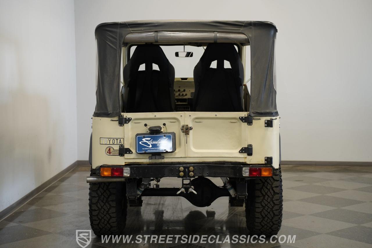 1974 Toyota FJ40 Land Cruiser