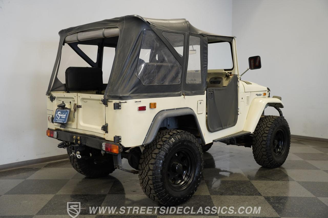 1974 Toyota FJ40 Land Cruiser