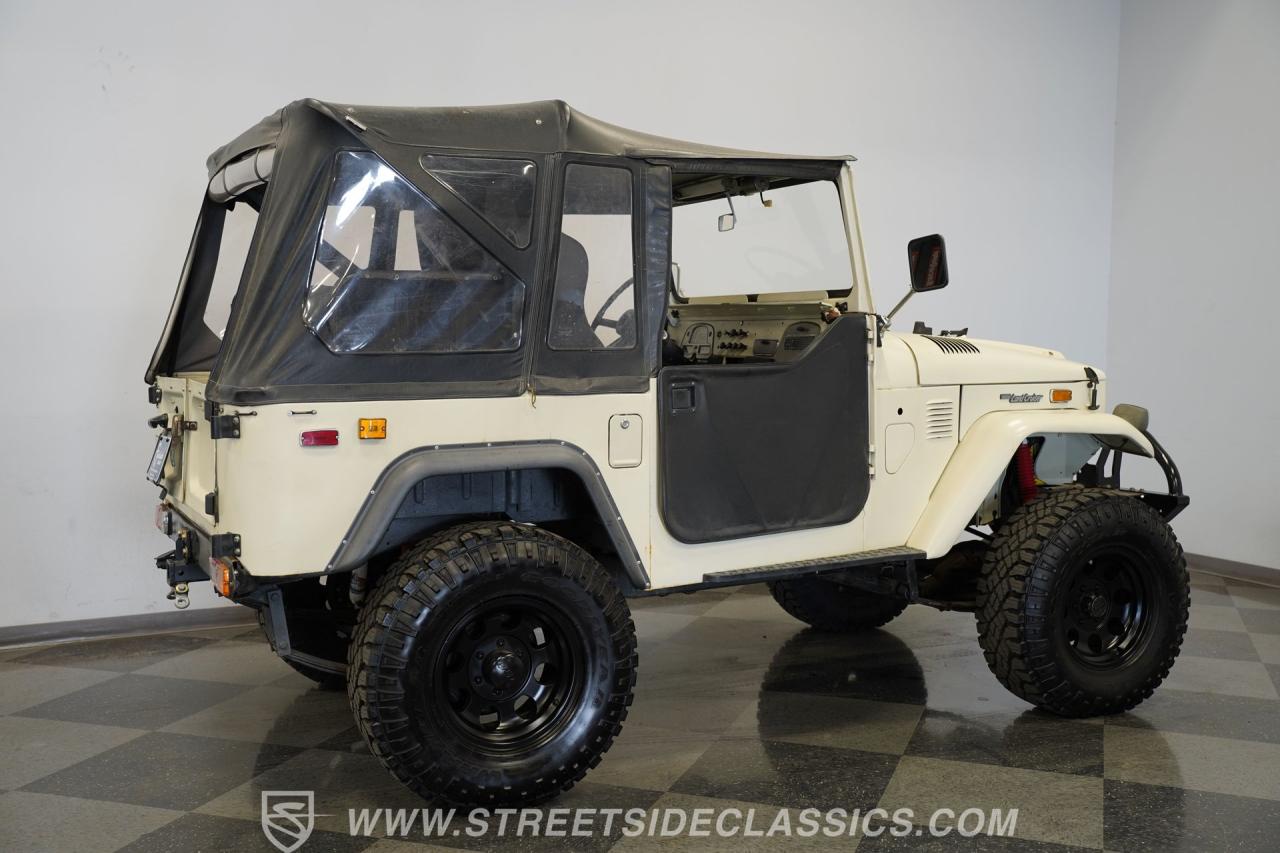 1974 Toyota FJ40 Land Cruiser