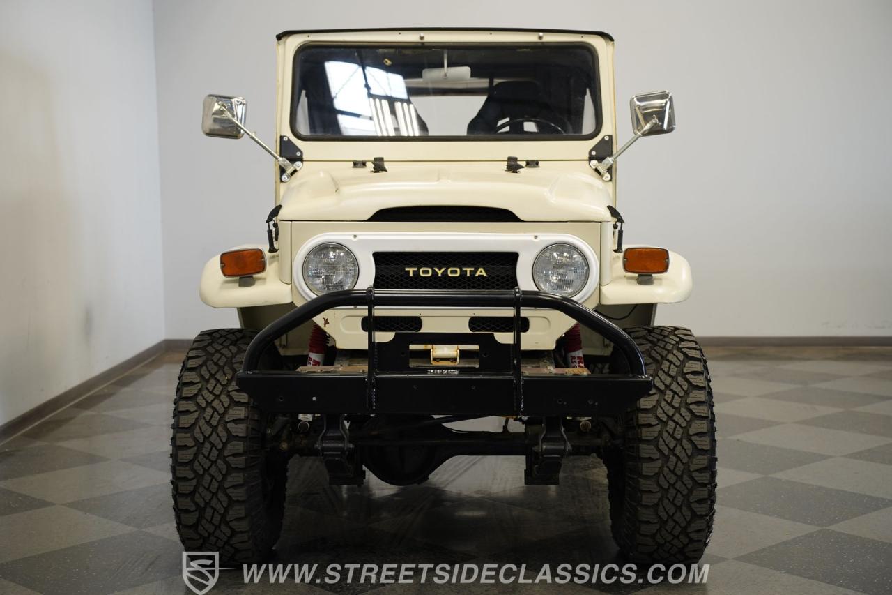 1974 Toyota FJ40 Land Cruiser