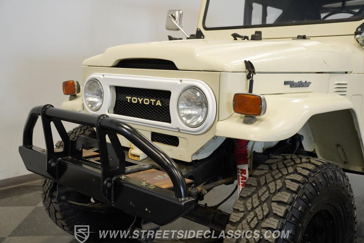 1974 Toyota FJ40 Land Cruiser