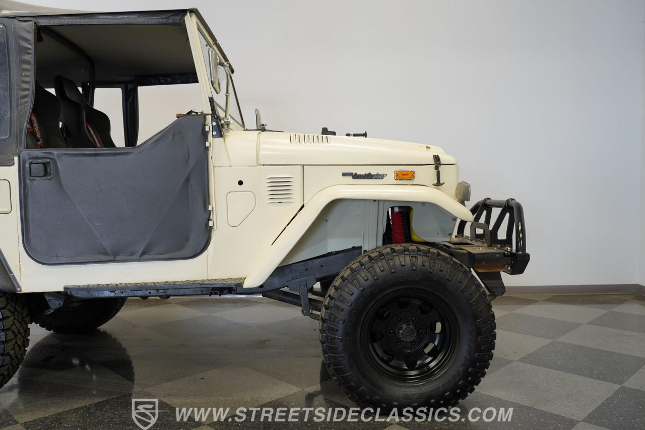 1974 Toyota FJ40 Land Cruiser