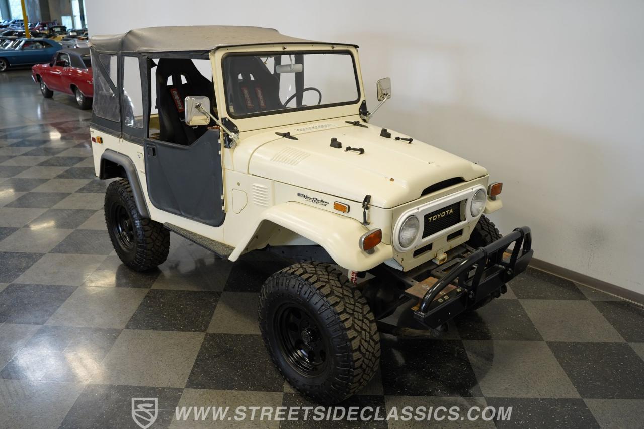 1974 Toyota FJ40 Land Cruiser