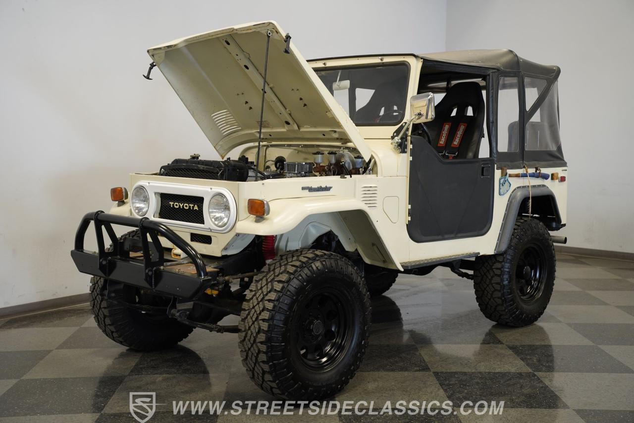 1974 Toyota FJ40 Land Cruiser