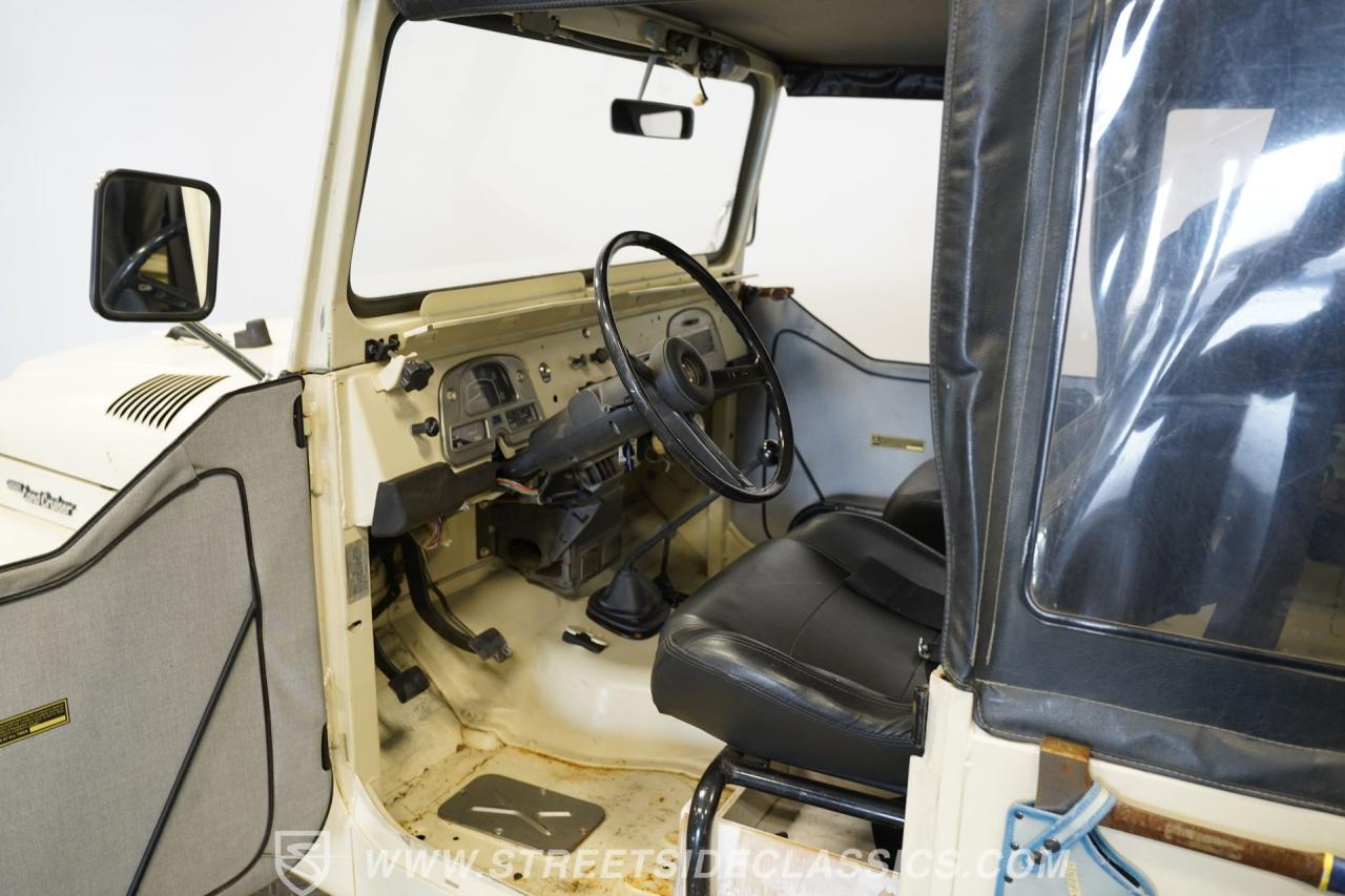 1974 Toyota FJ40 Land Cruiser