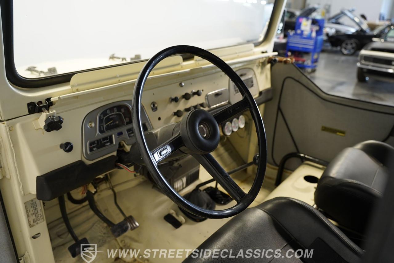1974 Toyota FJ40 Land Cruiser
