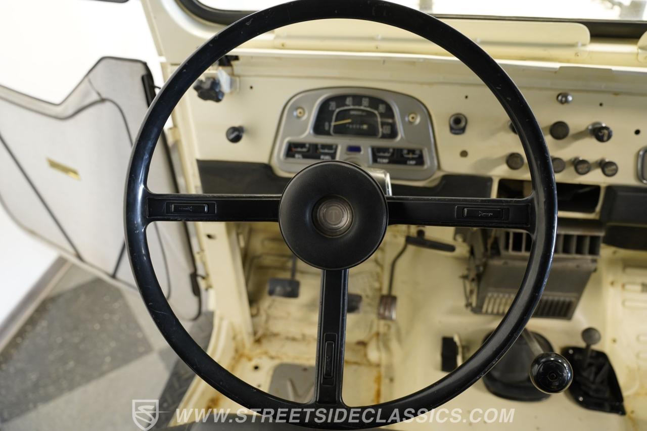 1974 Toyota FJ40 Land Cruiser